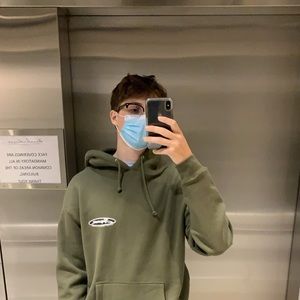 Meet your Posher, Hunter